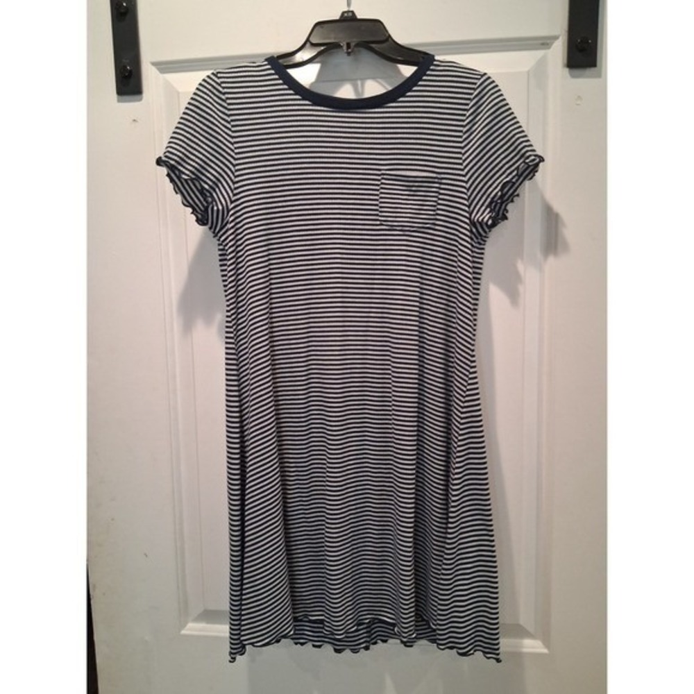 SO Striped Ribbed T-Shirt Dress Size M Navy Short Sleeve‎ Lettuce Trim Pocket